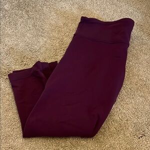 Lululemon Plum Leggings cropped size 8